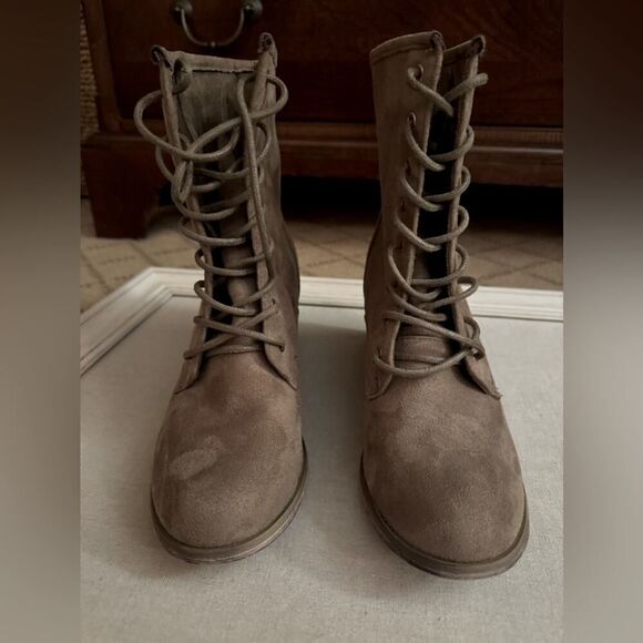 BEAU + ASHE Taupe Faux Suede Size 9.5 Rock Wedge Boots Booties Lace Up NWOT - Picture 2 of 13